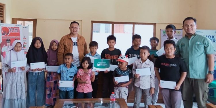 BWA menyampaikan amanah sedekah pendidikan ke anak yatim 1