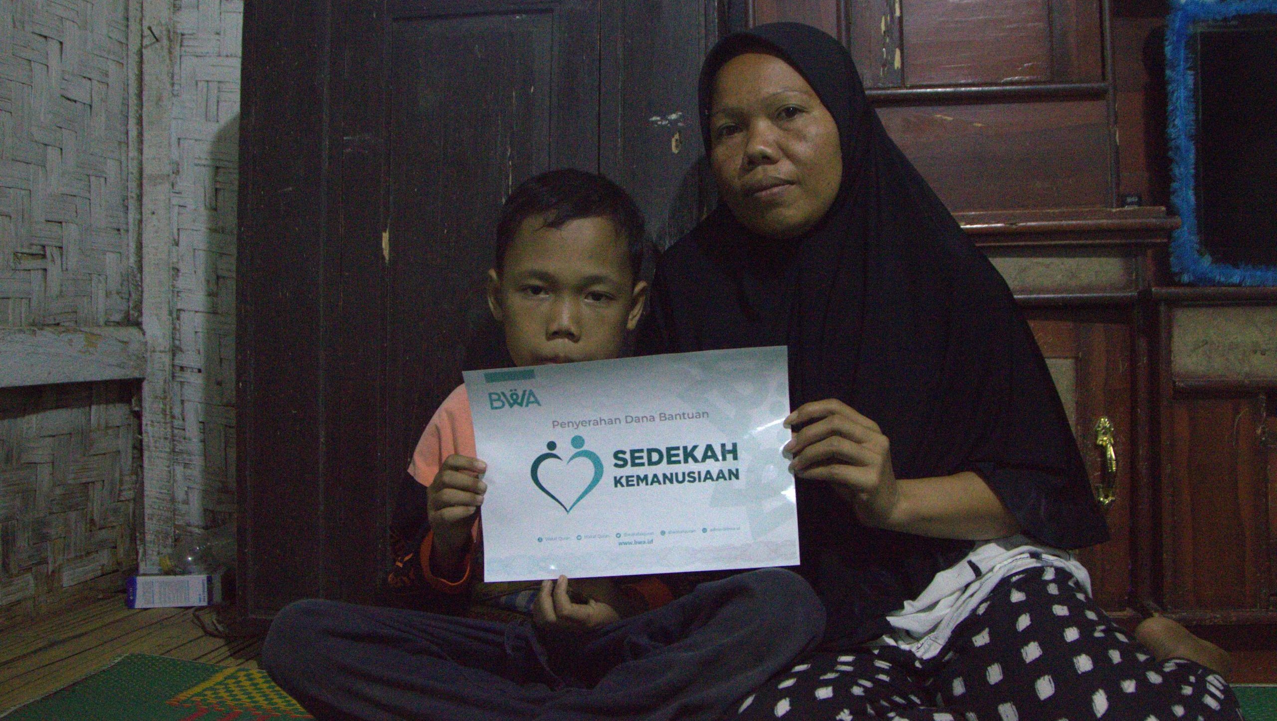 Sedekah membantu sesama yang membutuhkan