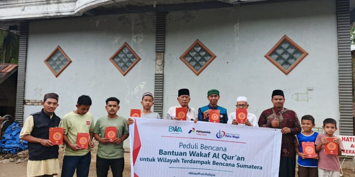Kolaborasi Pertamina Patra Niaga dan BWA dalam menyalurkan wakaf Al-Quran.