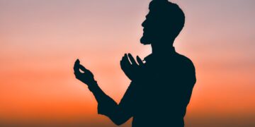 16 Golongan Orang-orang yang Doanya Mustajab Menurut Islam (Dalil Alquran dan Hadist)