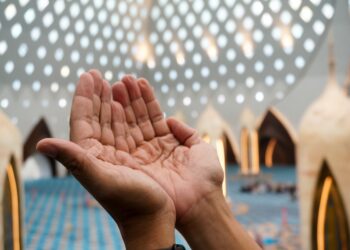 Adab Berdoa yang Sering Terlupakan agar Permintaan Cepat Terkabul